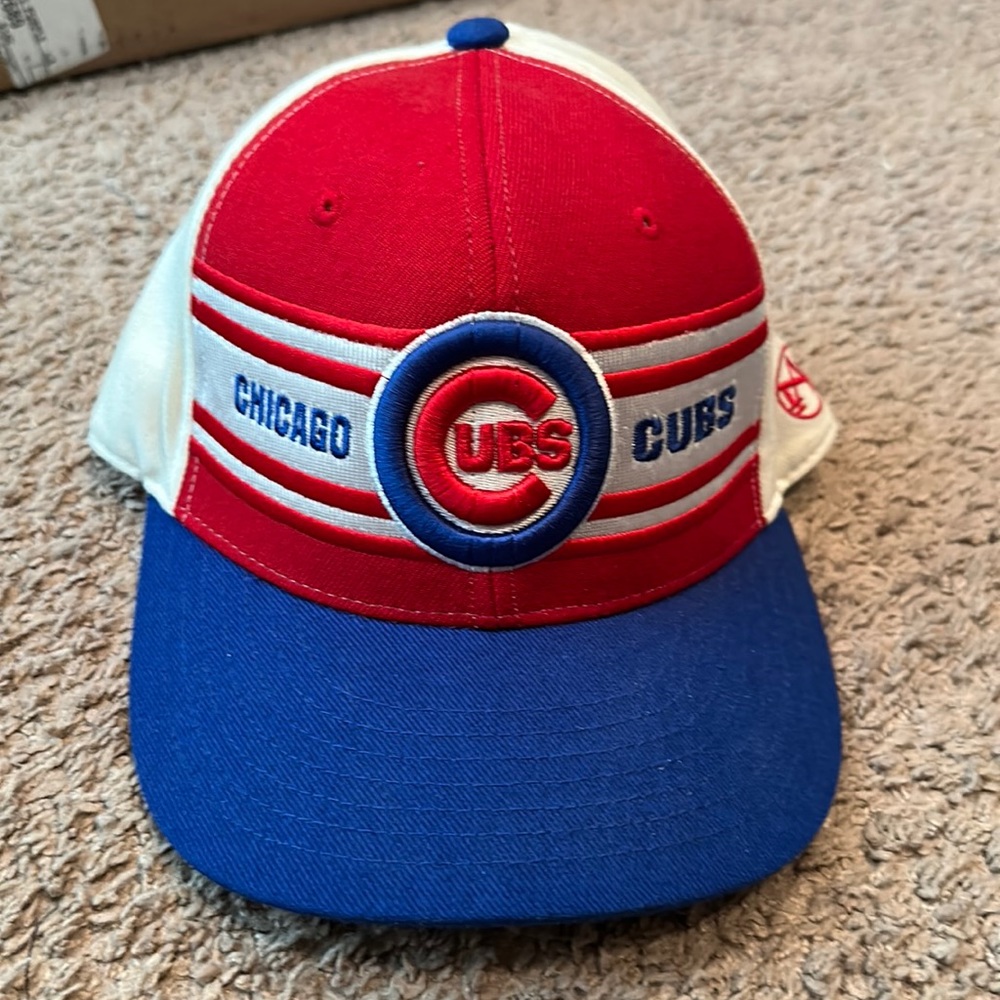 Chicago Cubs hat. New in great condition! 7 3/8